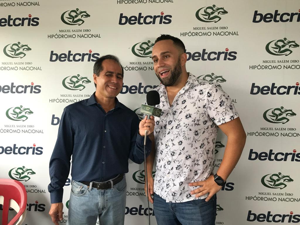 Interview at Hipódromo Nacional